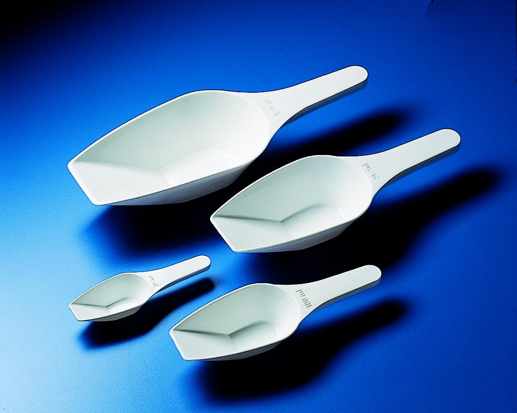 Лабораториска пластична лажица 500 ml Kartell