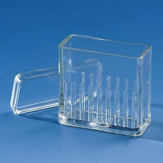 Stain.trough Hellendahl pattern with lid
f. 16 slides 76 x 26 mm, soda-lime gla