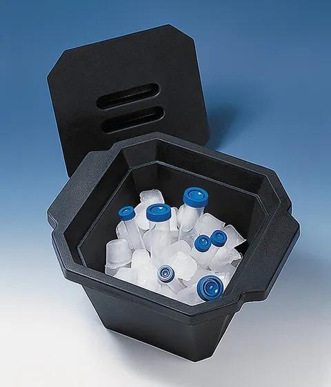 Ice bucket with lid, PU-foam, stackable
 4,5 l
operating temperature -196 to +