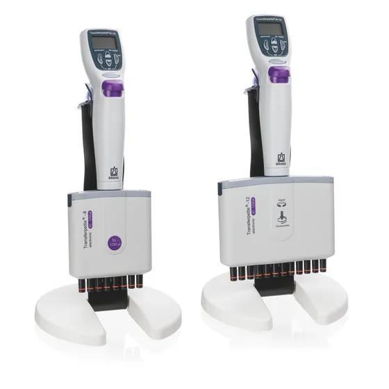 Pack. Transferpette-12 electronic
50-1250 µl, DE-M, incl. single stand
univers