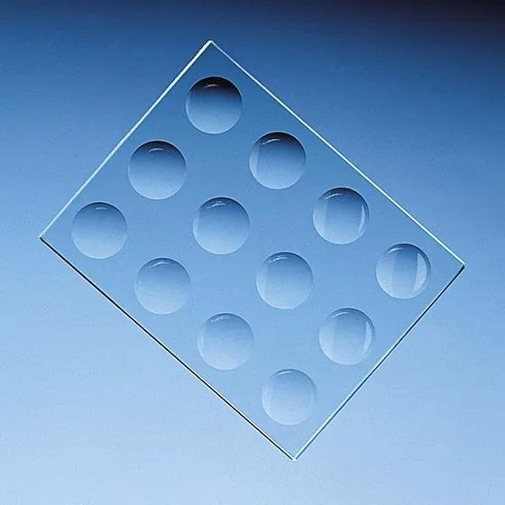 Spotting tile, soda-lime glass
130x100x 6 mm, 12 cavities dia. 20-22 mm
