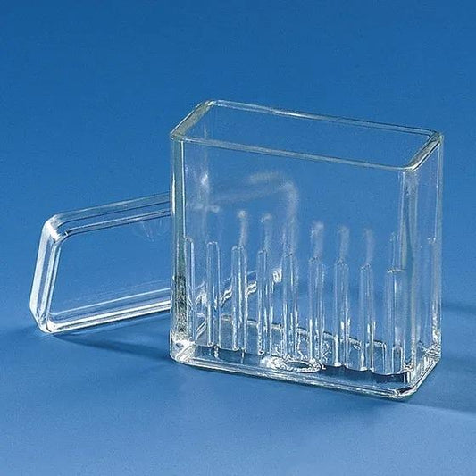 Stain.trough Hellendahl pattern with lid
f. 16 slides 76 x 26 mm, soda-lime gla