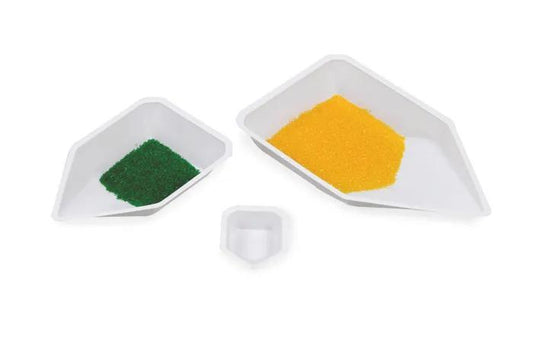 Weighing dish PS with spout
13 ml  45 x 57 x 13 mm antistatic
1 PAK = 500 pcs.